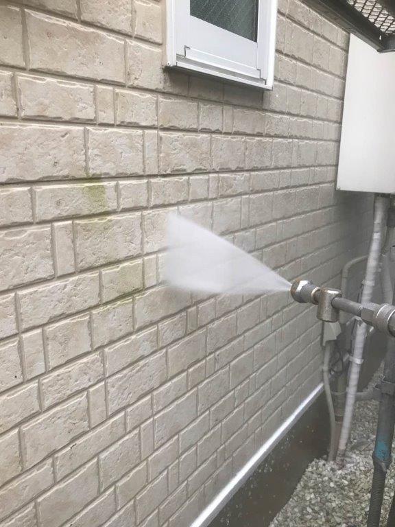 外壁の高圧洗浄作業
