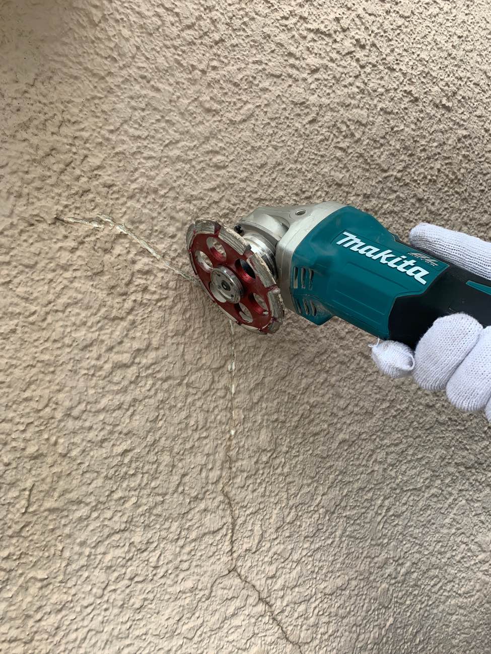 クラックへのカッター処理