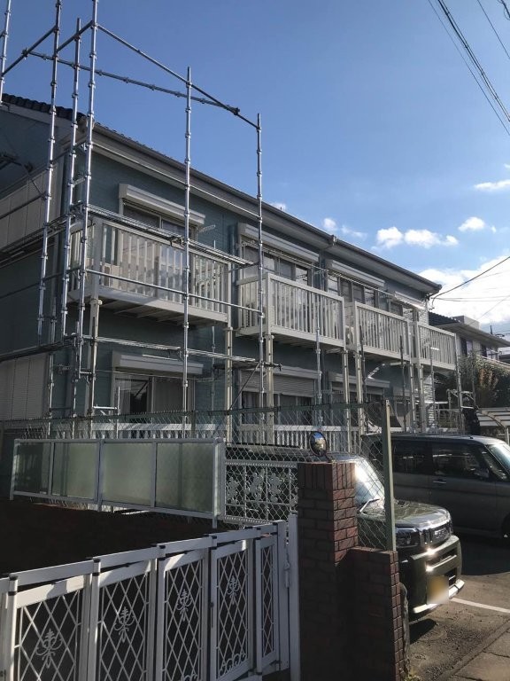 埼玉県越谷市東大沢 Cアパート 外壁塗装完了後 足場解体前の正面全景